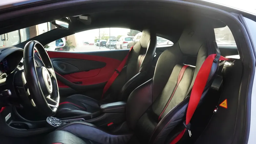 2016 Mclaren 570S | GCC Specs | Excellent Condition - Image 11