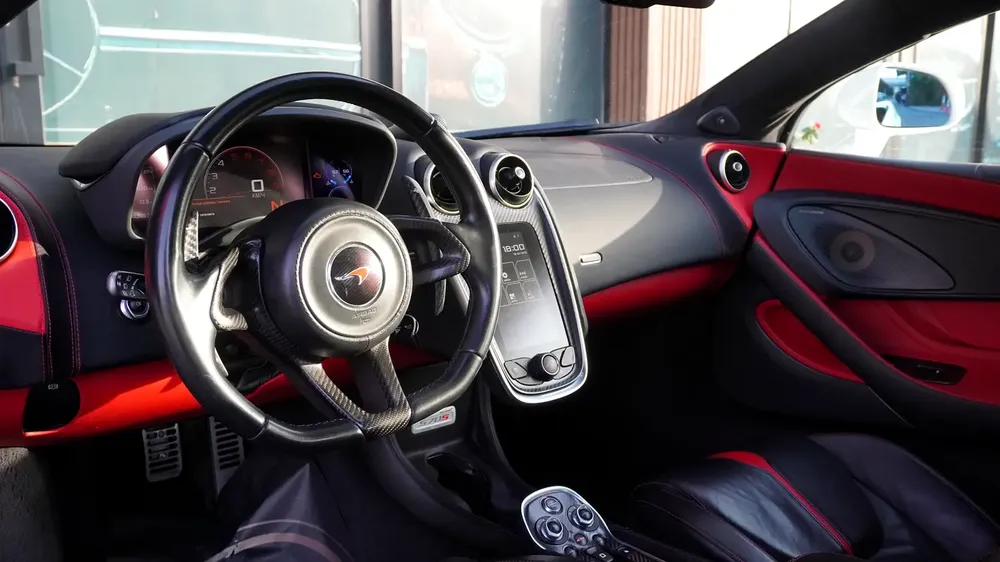 2016 Mclaren 570S | GCC Specs | Excellent Condition - Image 12