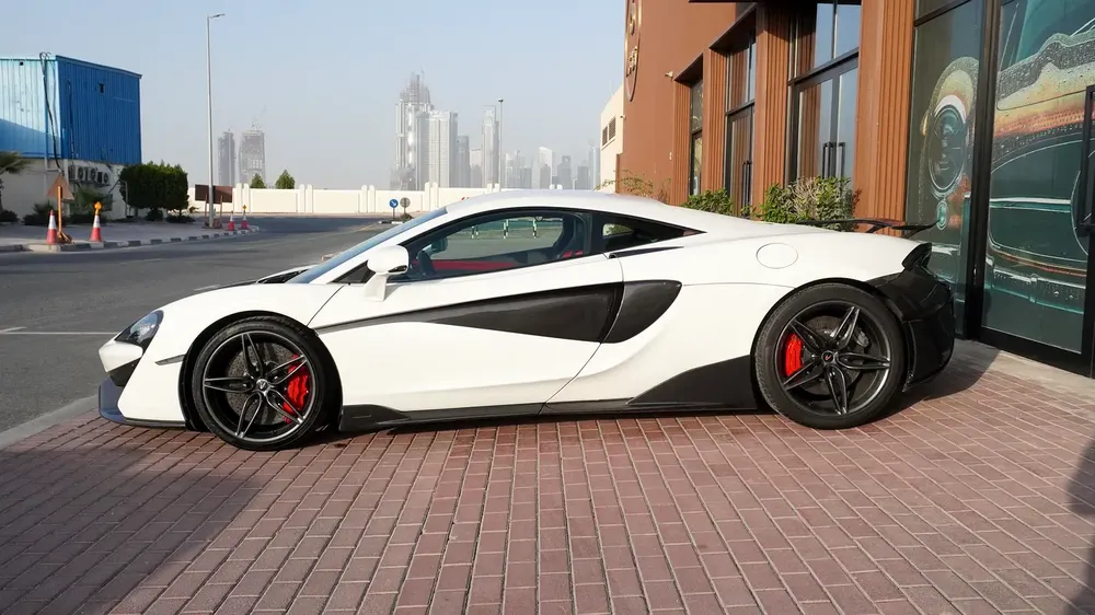 2016 Mclaren 570S | GCC Specs | Excellent Condition - Image 8
