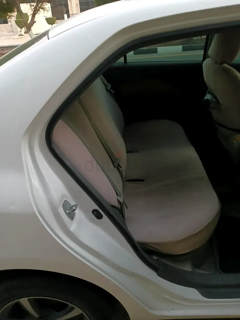 Toyota Yaris SE 2010 | GCC Specs | Well Maintained - Image 4