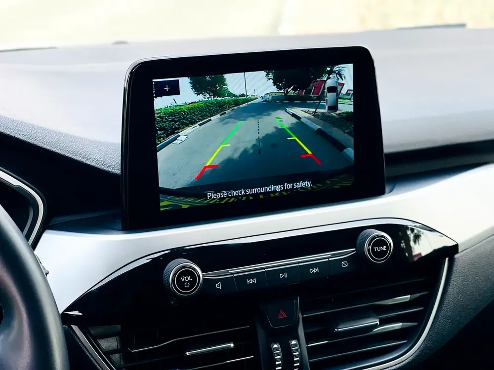 UNLIMITED MILEAGE WARRANTY / NAVIGATION + CAMERA + KEYLESS START + SENSORA / IN HOUSE FINANCE - Image 10