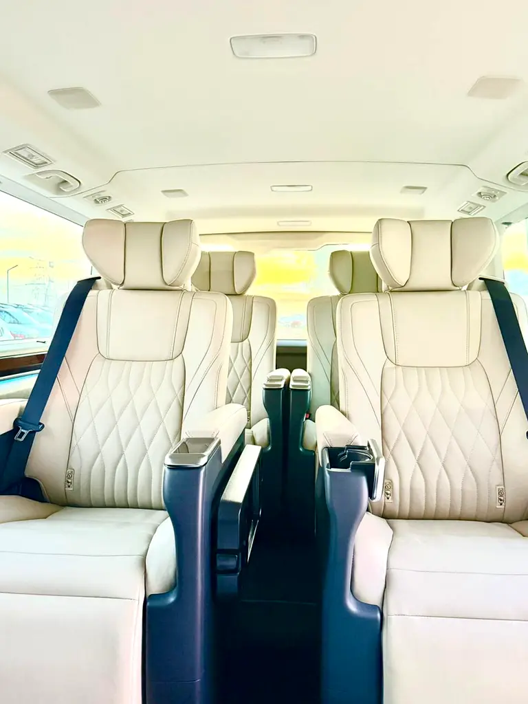 2026 Toyota Granvia Premium - GCC Specs - Brand New! - Image 7