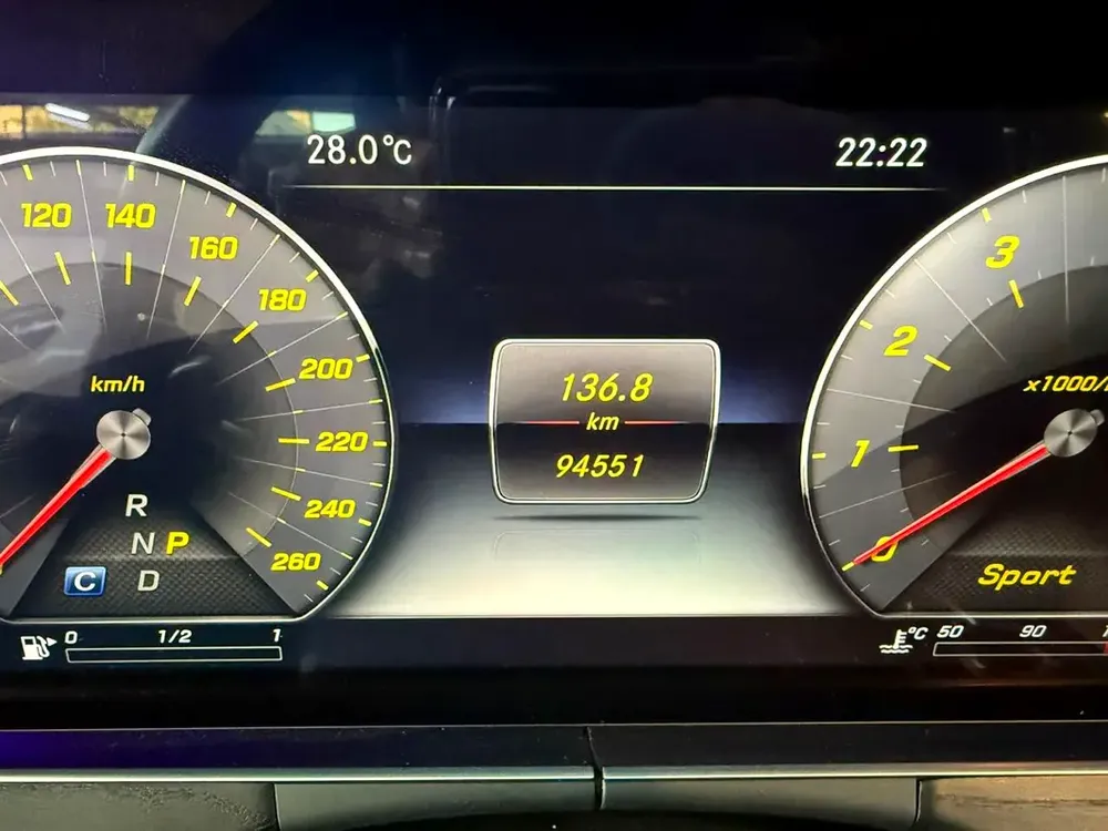MERCEDES E CLASS E400 2018 3.0L | FULL SERVICE HISTORY | BURMESTER SOUND SYSTEM | 4 BUTTONS - Image 16
