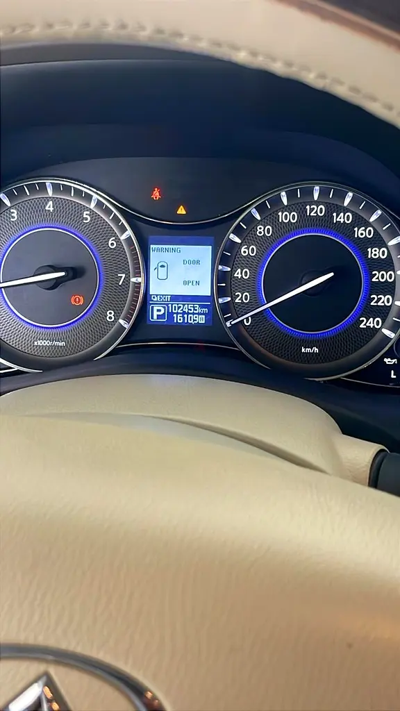 2016 Infiniti QX80 Luxury GCC Specs | 102,000 KM | Excellent Condition - Image 18