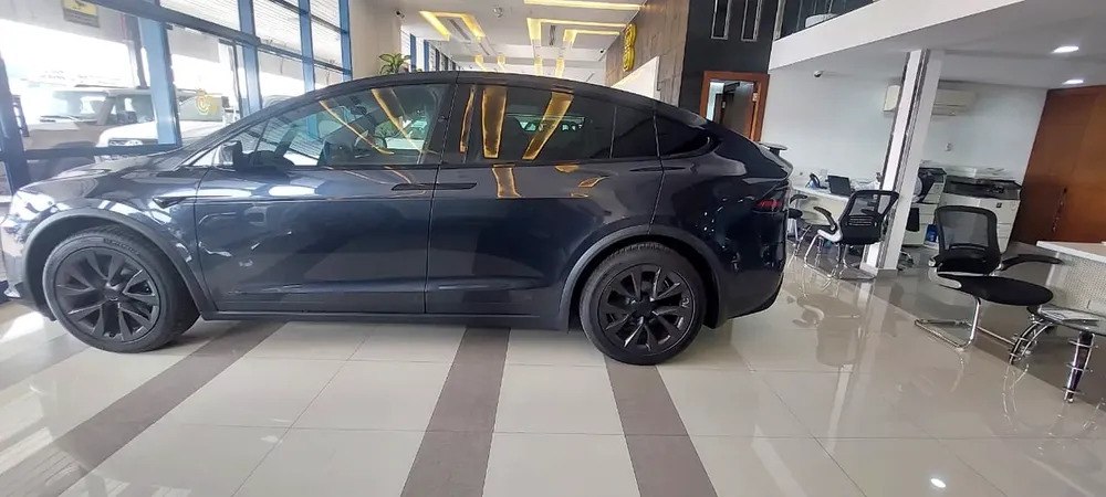Tesla Model X, 2024MY - Image 10