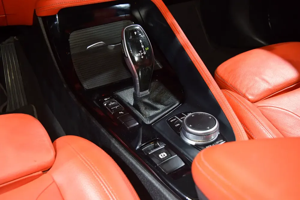 M - Sport . GCC Specs. Single Owner . Well Maintained - Image 12
