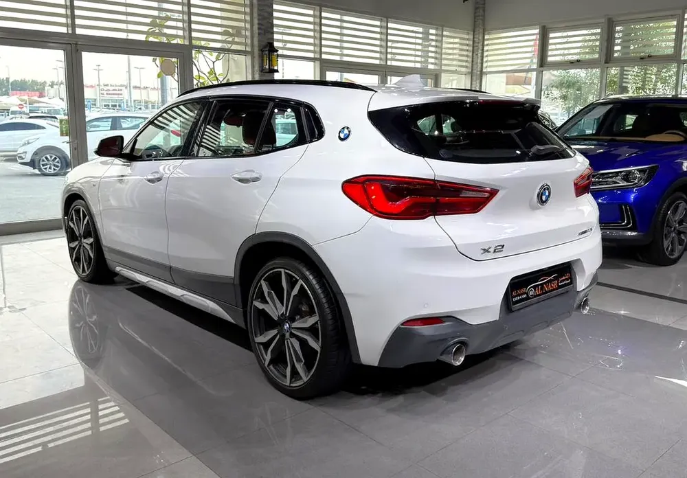 M - Sport . GCC Specs. Single Owner . Well Maintained - Image 4