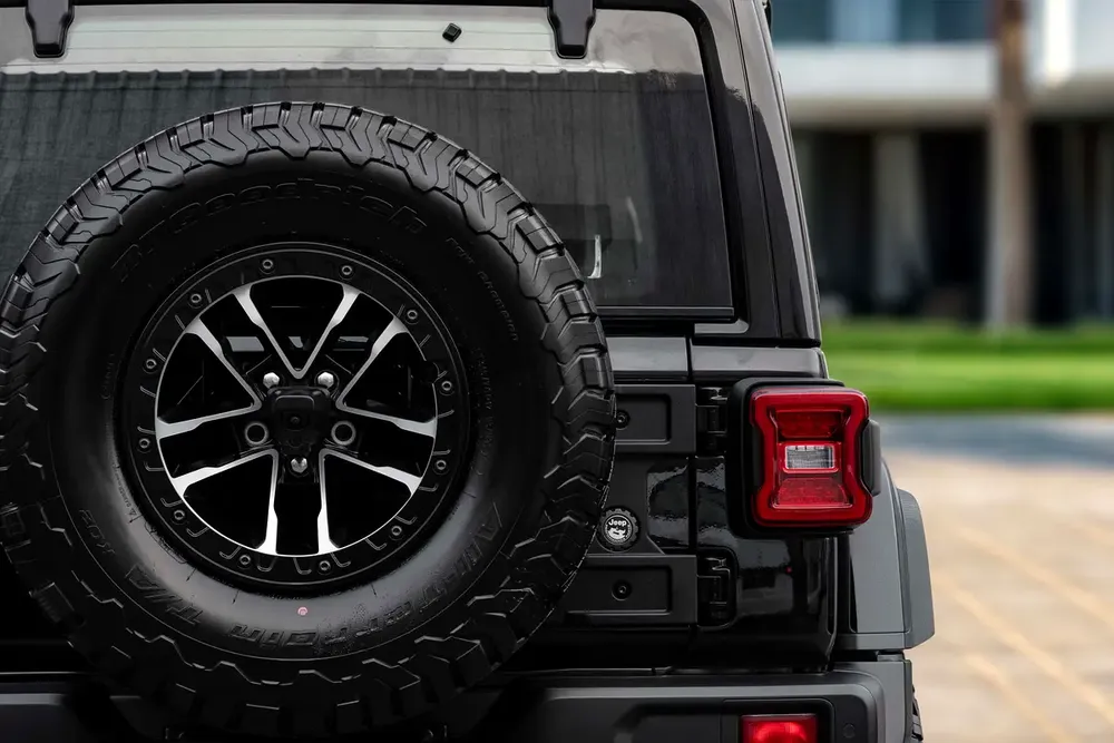 4,309 P.M | 0% Downpayment | Rubicon | Jeep Warranty + Service! - Image 6