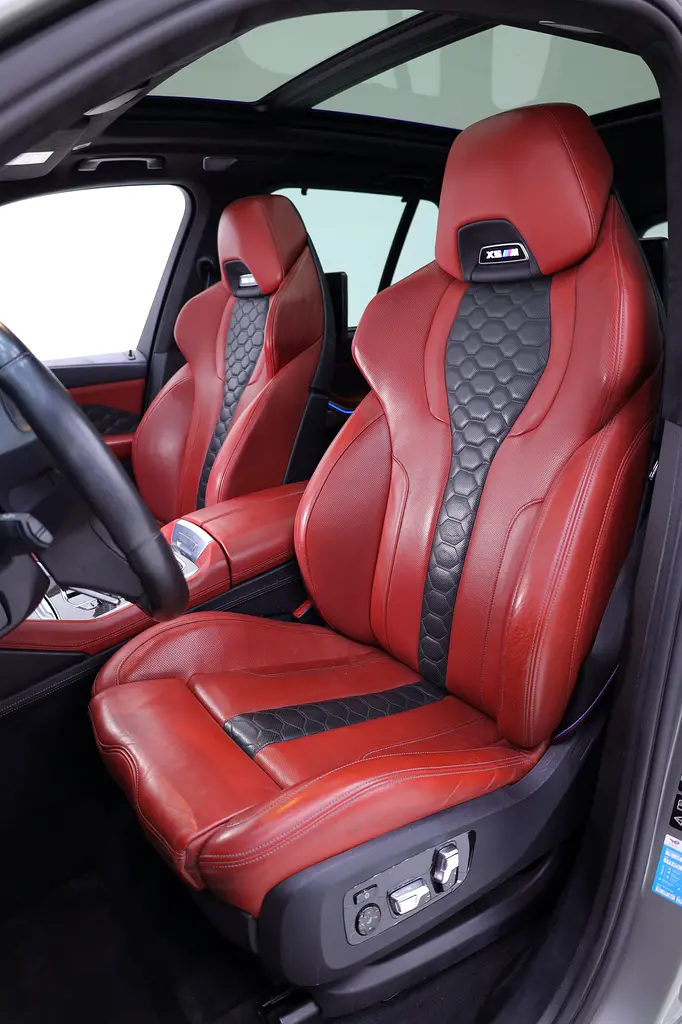 X5 M COMPETITION 2021 GCC CARBON PACKAGE + Excellent Condition + Rear entertainment - Image 5