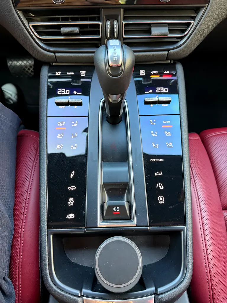 Full options | Porsche Approved Warranty until 11/2026 | Low km - Image 12