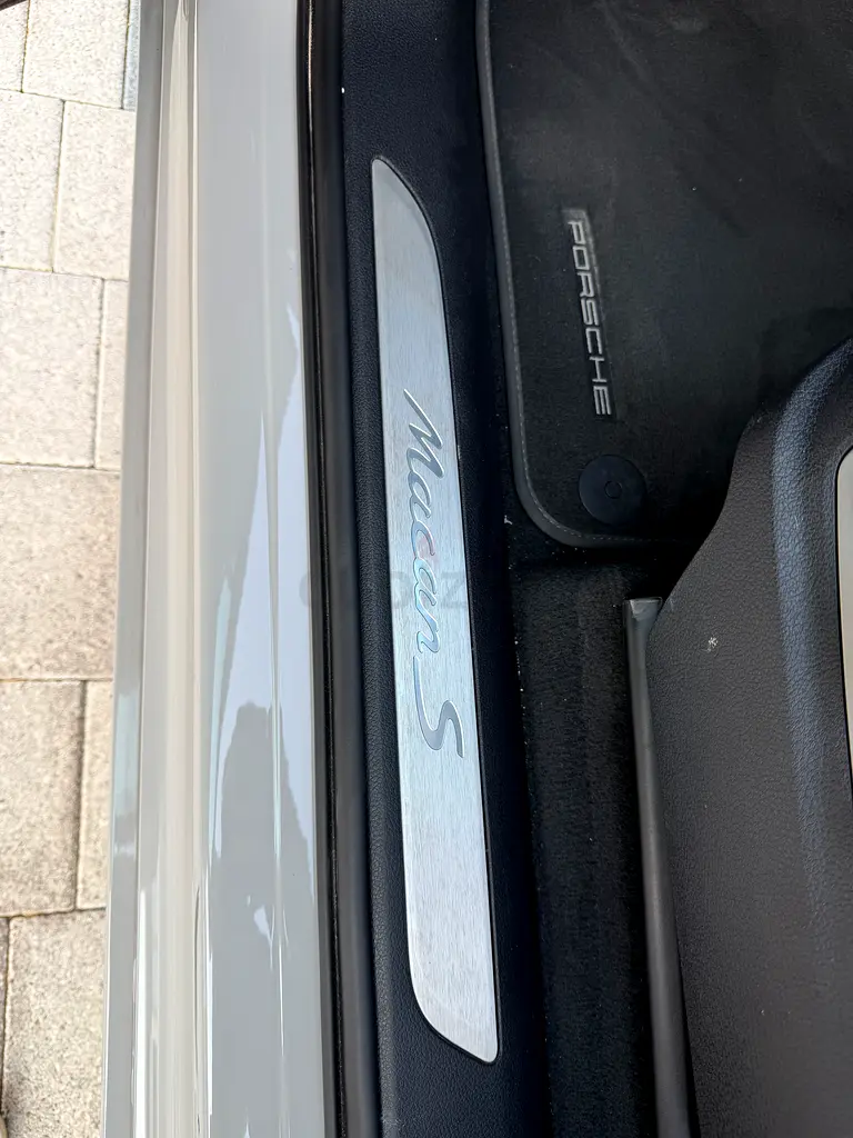Full options | Porsche Approved Warranty until 11/2026 | Low km - Image 13