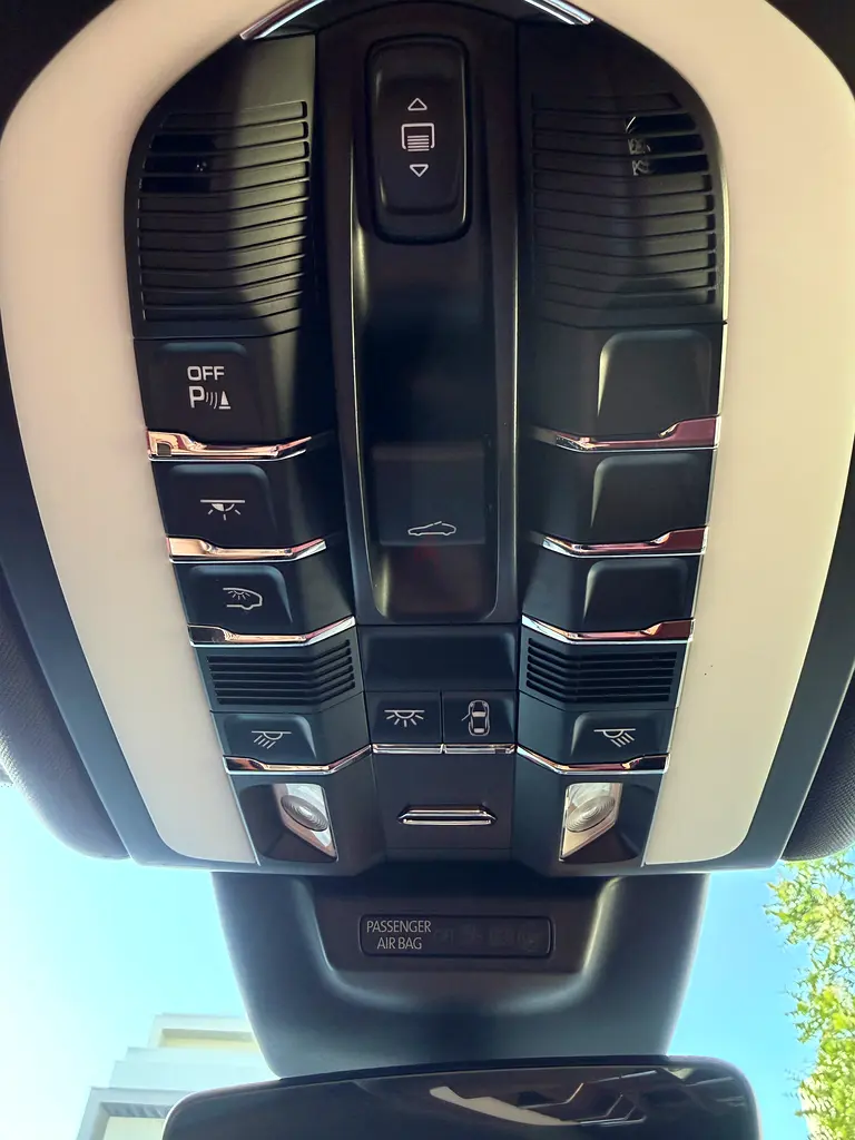 Full options | Porsche Approved Warranty until 11/2026 | Low km - Image 18