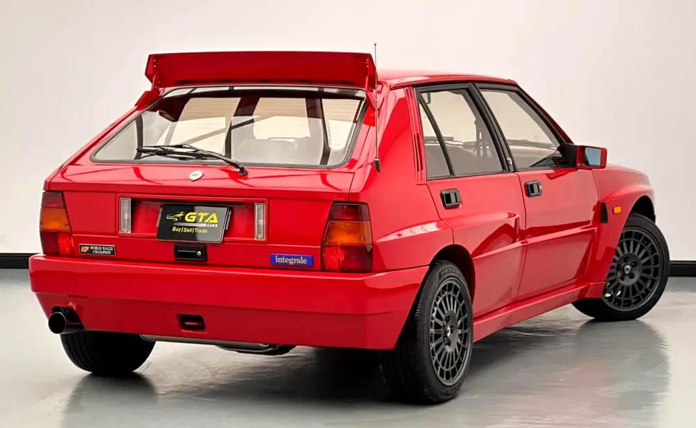 1992 Lancia Delta HF Integrale Evo I - The Ultimate Rally Icon - Image 4