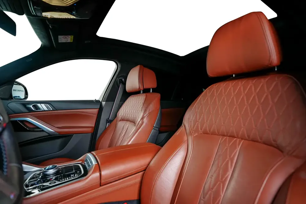 BMW X6 XDrive40i-M sport-fully loaded-well maintained-full service in BMW-Head up Display - Image 17