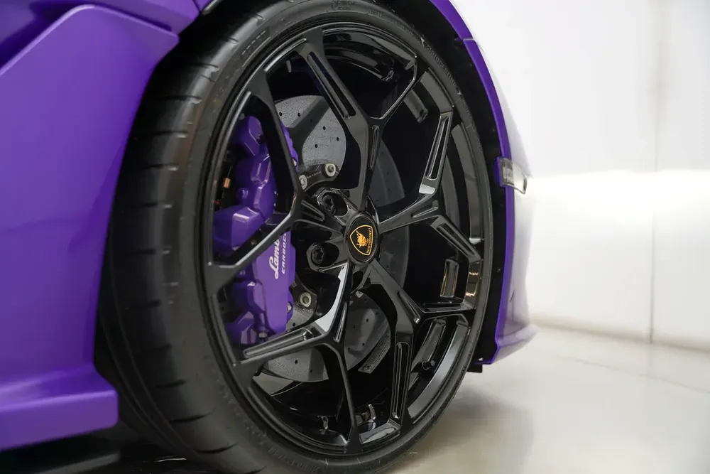 2025 LAMBORGHINI REVUELTO - Image 16