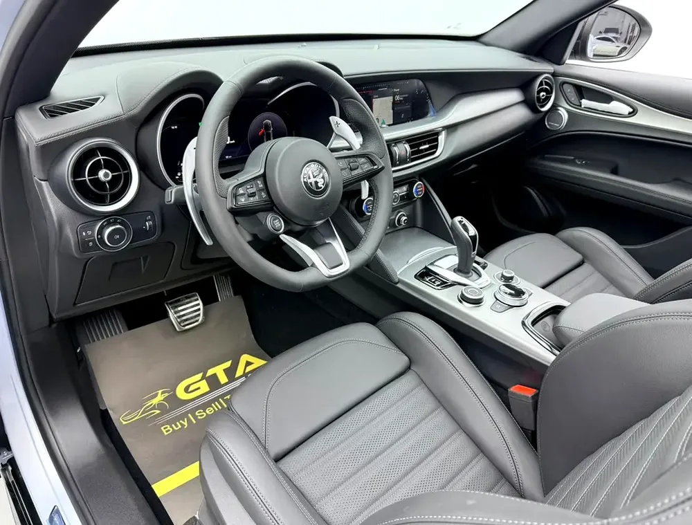 2025 Alfa Romeo Stelvio Q4 Veloce, 5 Years Warranty + Service Pack, Delivery Kms, Fully Loaded, GCC - Image 11