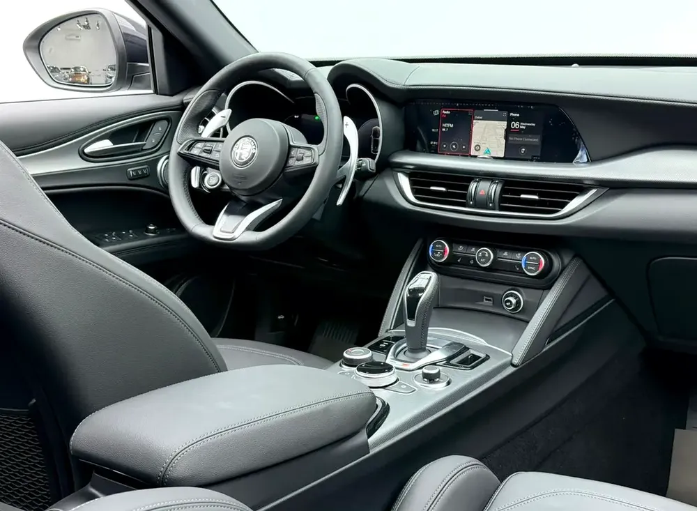 2025 Alfa Romeo Stelvio Q4 Veloce, 5 Years Warranty + Service Pack, Delivery Kms, Fully Loaded, GCC - Image 12