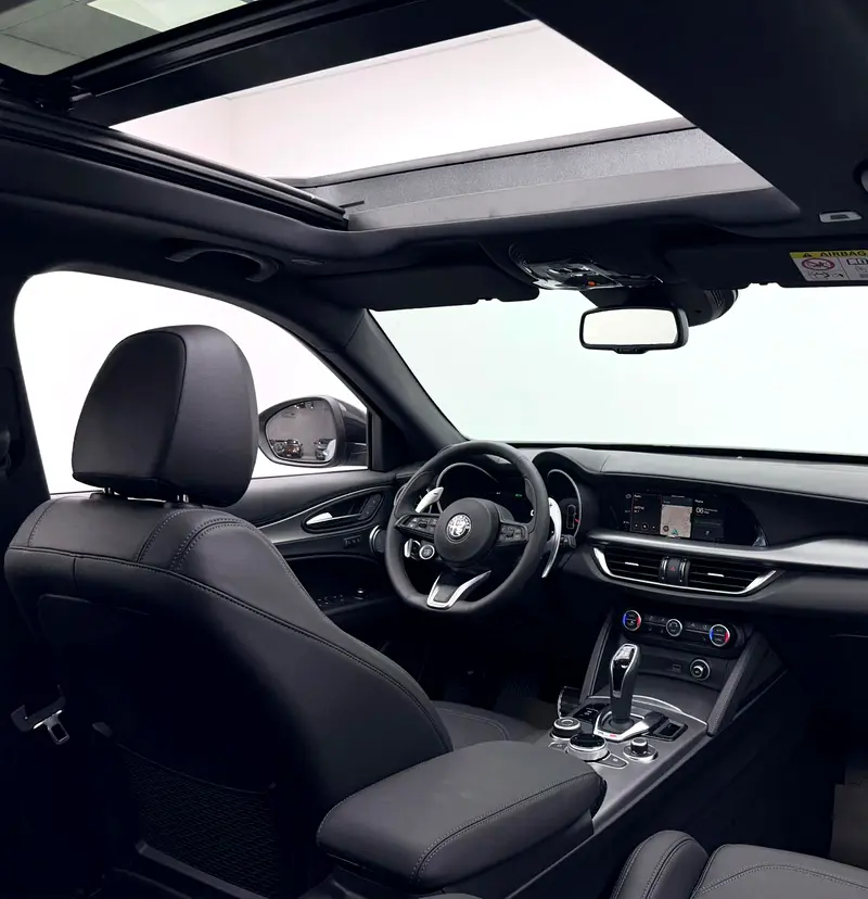 2025 Alfa Romeo Stelvio Q4 Veloce, 5 Years Warranty + Service Pack, Delivery Kms, Fully Loaded, GCC - Image 13