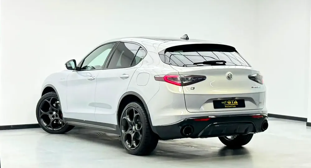 2025 Alfa Romeo Stelvio Q4 Veloce, 5 Years Warranty + Service Pack, Delivery Kms, Fully Loaded, GCC - Image 6