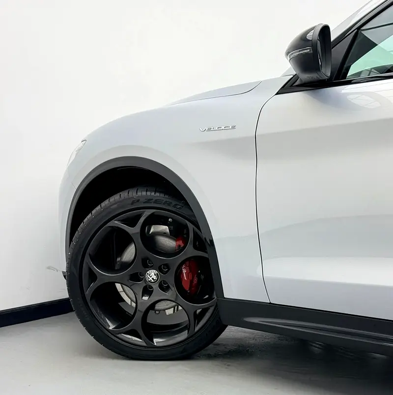 2025 Alfa Romeo Stelvio Q4 Veloce, 5 Years Warranty + Service Pack, Delivery Kms, Fully Loaded, GCC - Image 7
