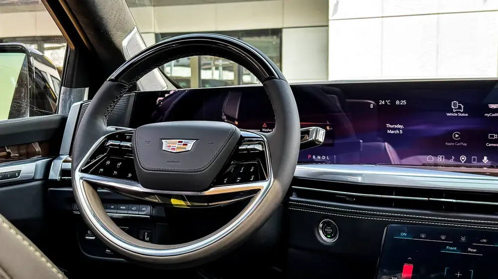 Cadillac Escalade ESV Sport Platinum Executive 6.2L V8 4WD 2026 Brand New American Specs - Image 14