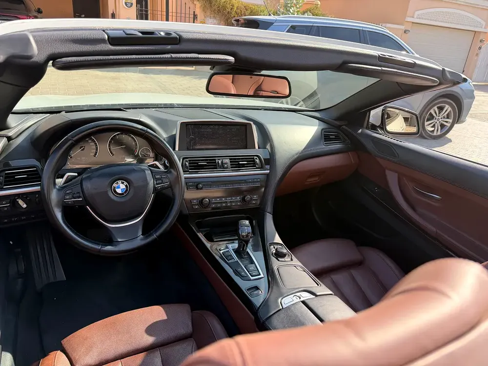 BMW 6-Series 650i xDrive M Sport  soft Top convertibles 2011 | GCC Specs | Low Mileage - Image 13