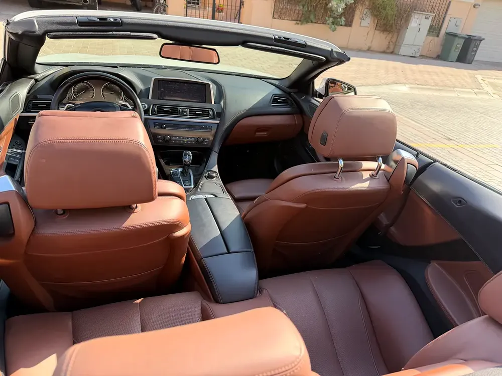 BMW 6-Series 650i xDrive M Sport  soft Top convertibles 2011 | GCC Specs | Low Mileage - Image 14
