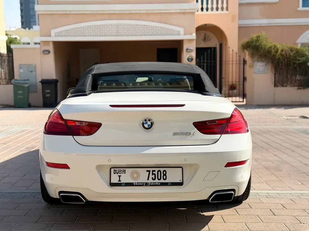 BMW 6-Series 650i xDrive M Sport  soft Top convertibles 2011 | GCC Specs | Low Mileage - Image 4