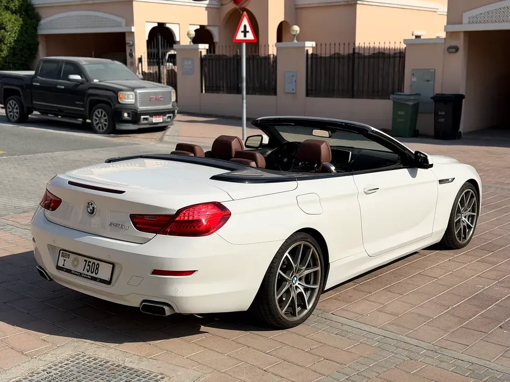 BMW 6-Series 650i xDrive M Sport  soft Top convertibles 2011 | GCC Specs | Low Mileage - Image 7