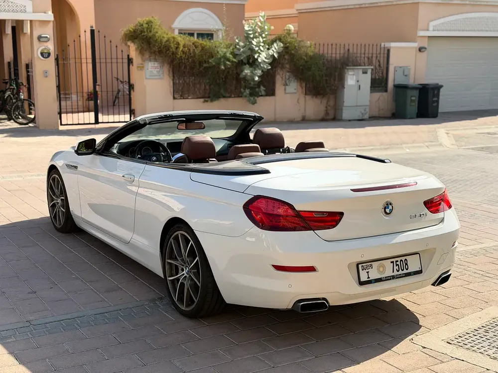 BMW 6-Series 650i xDrive M Sport  soft Top convertibles 2011 | GCC Specs | Low Mileage - Image 8