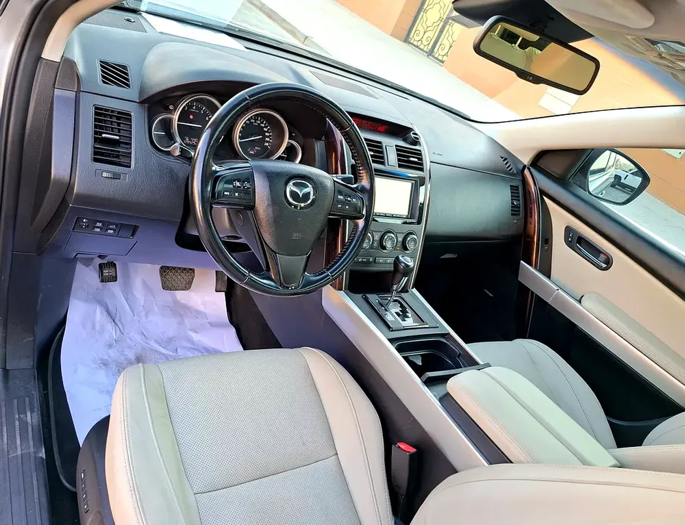 Astonishing Mazda CX-9 2016, GCC Top Option, Low Milage, Zero Accident, Well Maintained - Image 8