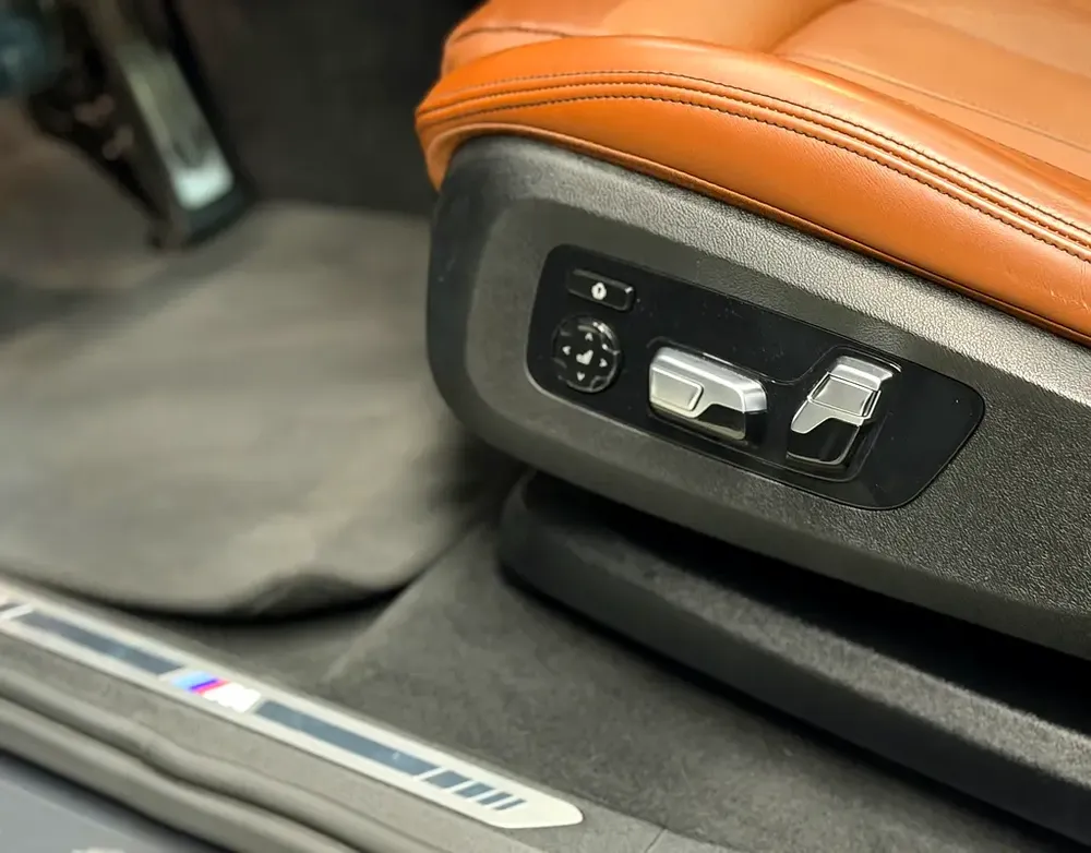 BMW X6 xDRIVE 40i M-Sport 2022 GCC FHS AGMC WARRANTY & SERVICE - Image 11