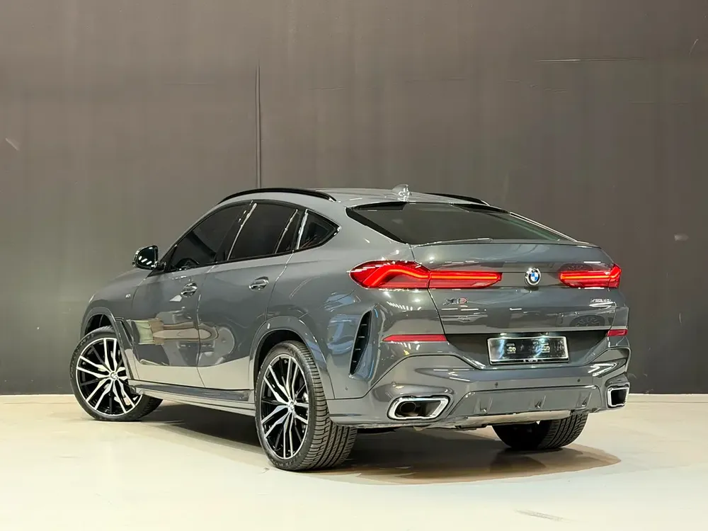 BMW X6 xDRIVE 40i M-Sport 2022 GCC FHS AGMC WARRANTY & SERVICE - Image 4