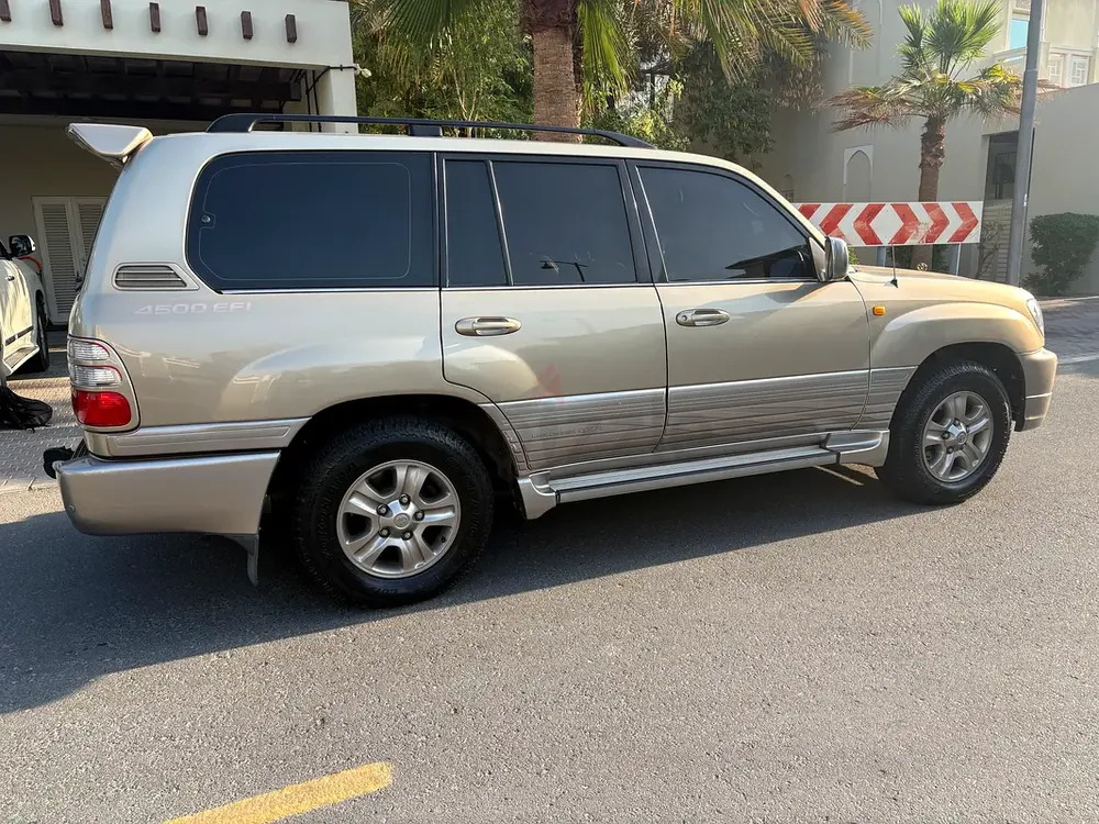 Toyota Land Cruiser GXR 2005 GCC Specs - Excellent Condition - Image 10