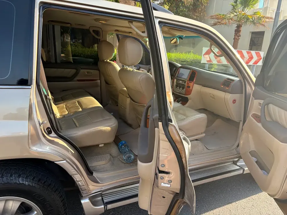 Toyota Land Cruiser GXR 2005 GCC Specs - Excellent Condition - Image 4