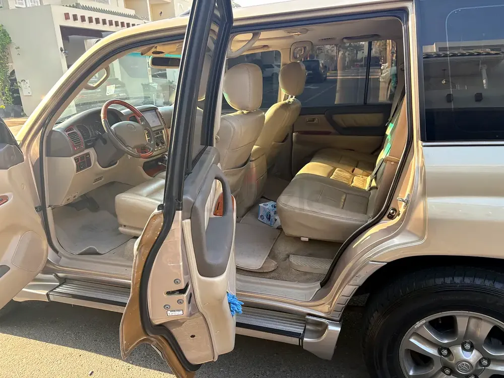 Toyota Land Cruiser GXR 2005 GCC Specs - Excellent Condition - Image 7
