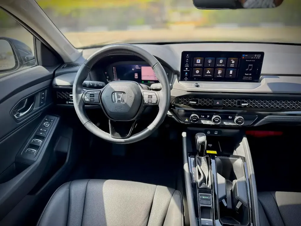 HONDA ACCORD EX-L 2023 | GCC SPECS | FULL OPTION | LOW MILEAGE | UNDER WARRANTY AND SERVICE CONTRACT - Image 10