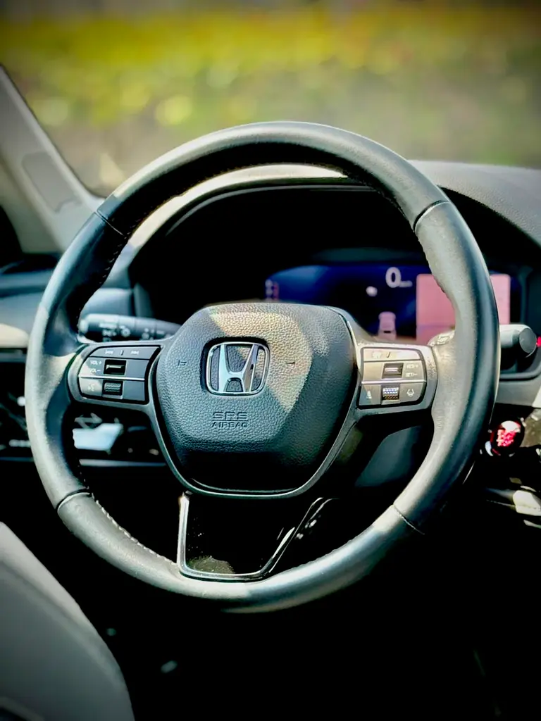HONDA ACCORD EX-L 2023 | GCC SPECS | FULL OPTION | LOW MILEAGE | UNDER WARRANTY AND SERVICE CONTRACT - Image 11