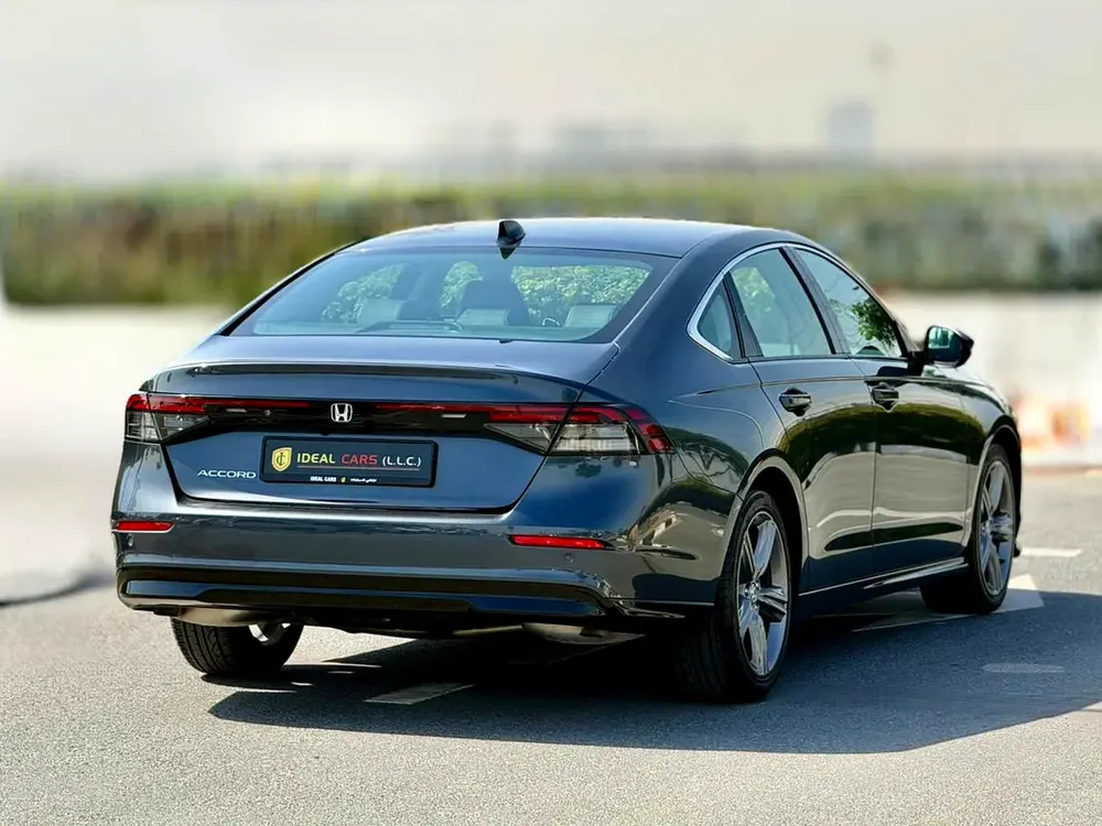 HONDA ACCORD EX-L 2023 | GCC SPECS | FULL OPTION | LOW MILEAGE | UNDER WARRANTY AND SERVICE CONTRACT - Image 4