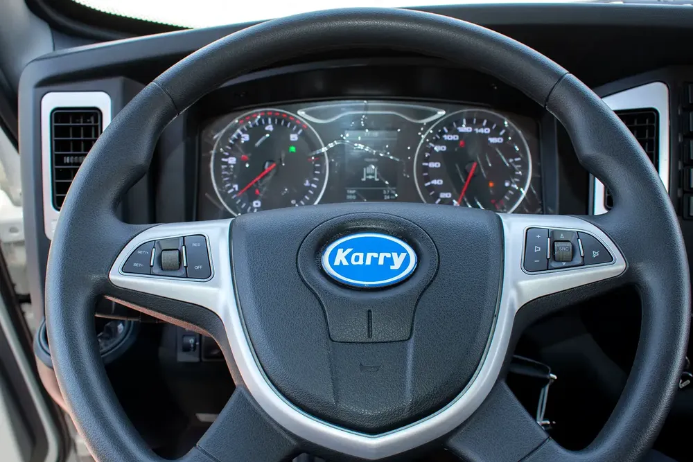 2.7 L | 6 SPEED MANUAL TRANSMISSION | GCC | PAYLOAD 4305 - Image 10