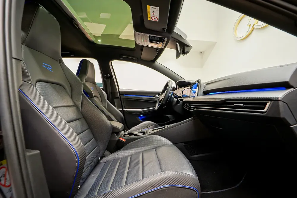 AED 2334 PM | VW GOLF R 2023 | FULL AGENCY SERVICE HISTORY | 1 YEAR WARRANTY | GCC - Image 10