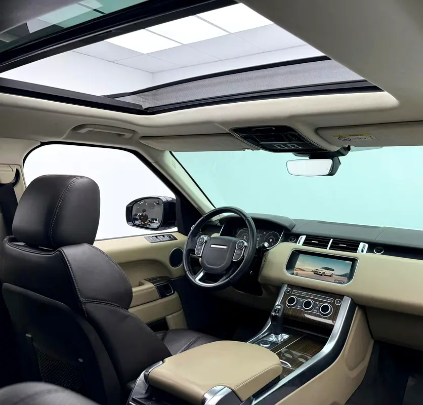 2017 Range Rover Sport HSE, Full Land Rover Service History, GCC - Image 10