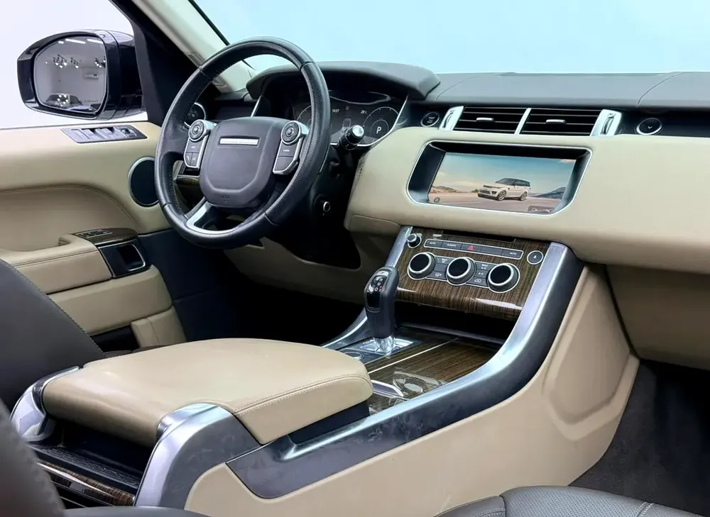 2017 Range Rover Sport HSE, Full Land Rover Service History, GCC - Image 12