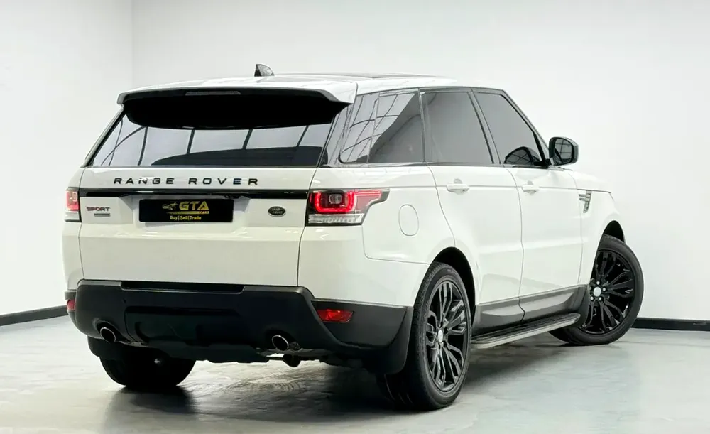 2017 Range Rover Sport HSE, Full Land Rover Service History, GCC - Image 6