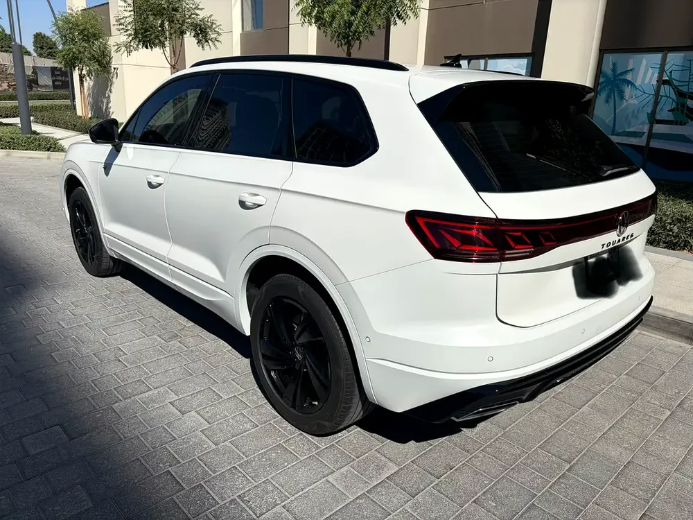 2025 Volkswagen Touareg R-Line | GCC Specs - Image 5