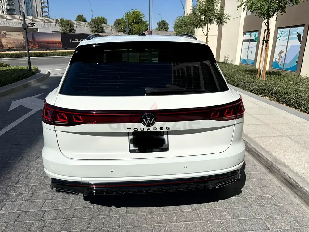2025 Volkswagen Touareg R-Line | GCC Specs - Image 6
