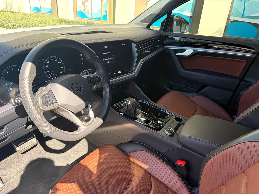 2025 Volkswagen Touareg R-Line | GCC Specs - Image 9