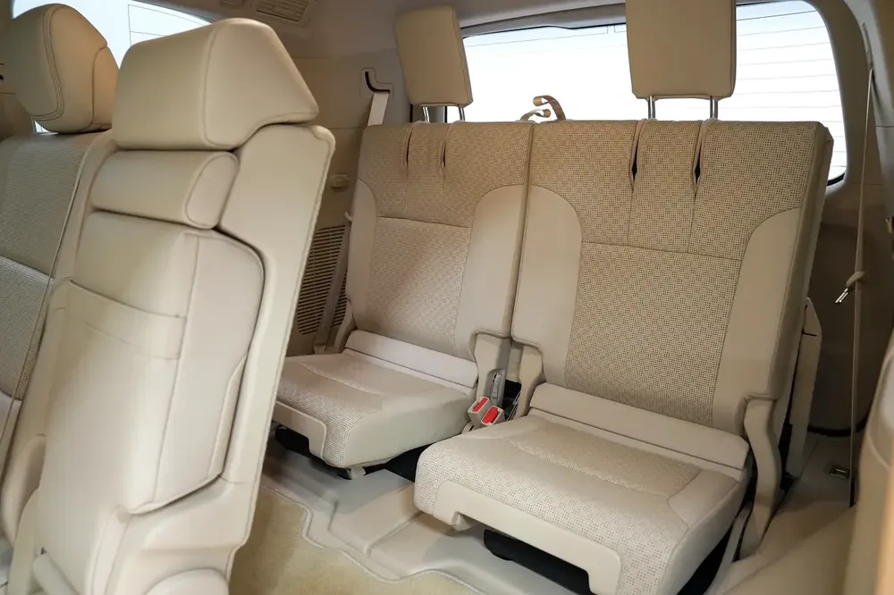 Toyota Land Cruiser VXR V6 2022 GCC Specs - Image 13