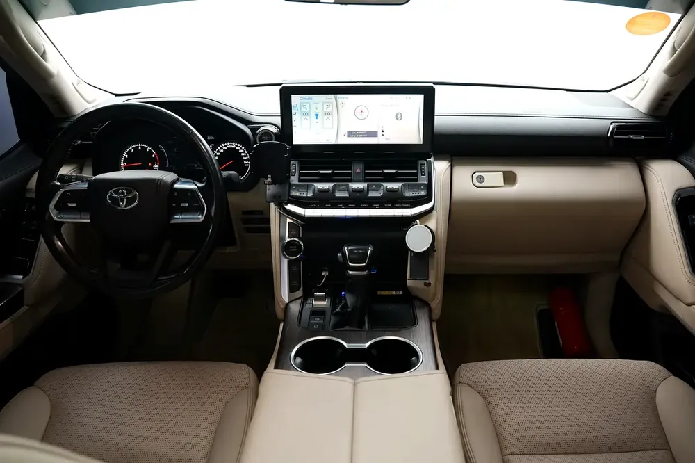 Toyota Land Cruiser VXR V6 2022 GCC Specs - Image 6