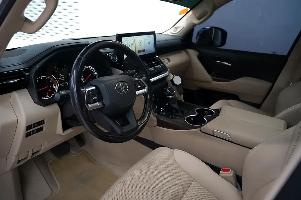 Toyota Land Cruiser VXR V6 2022 GCC Specs - Image 7